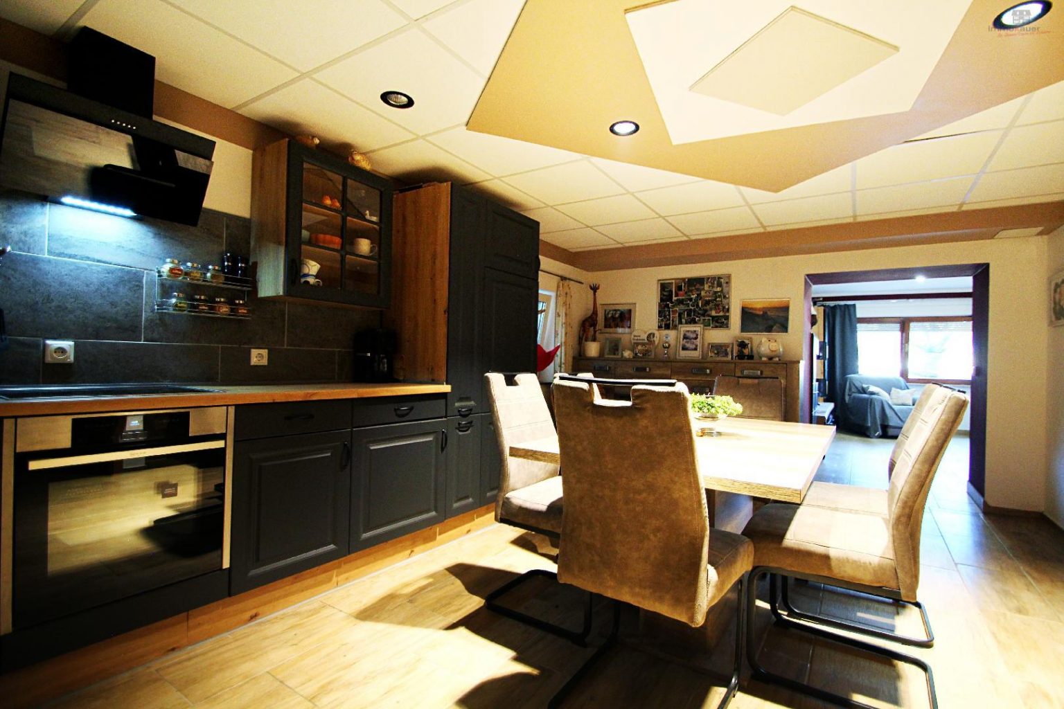 Küche / Esszimmer UG