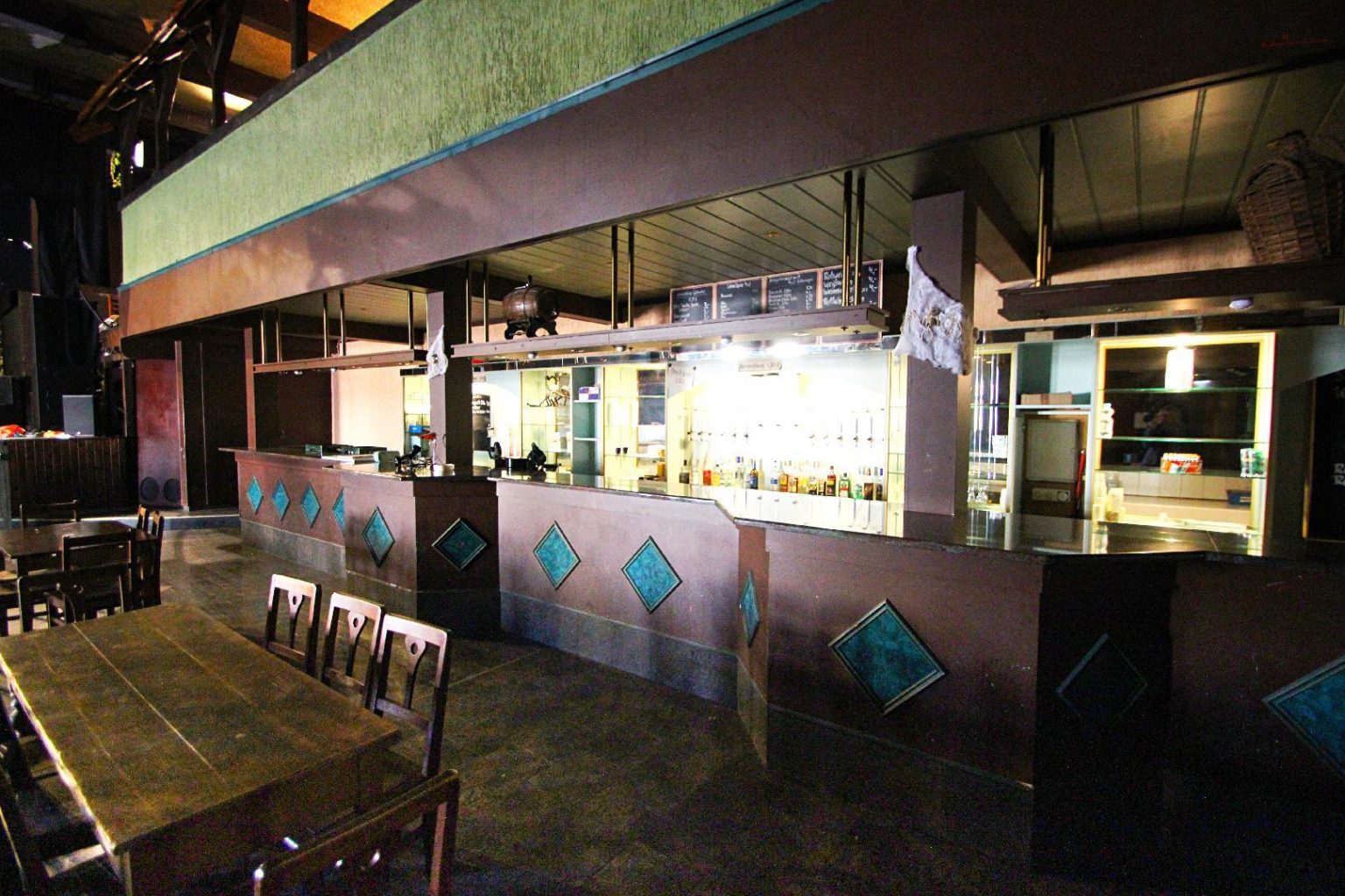 Bar im EG unter der Galerie