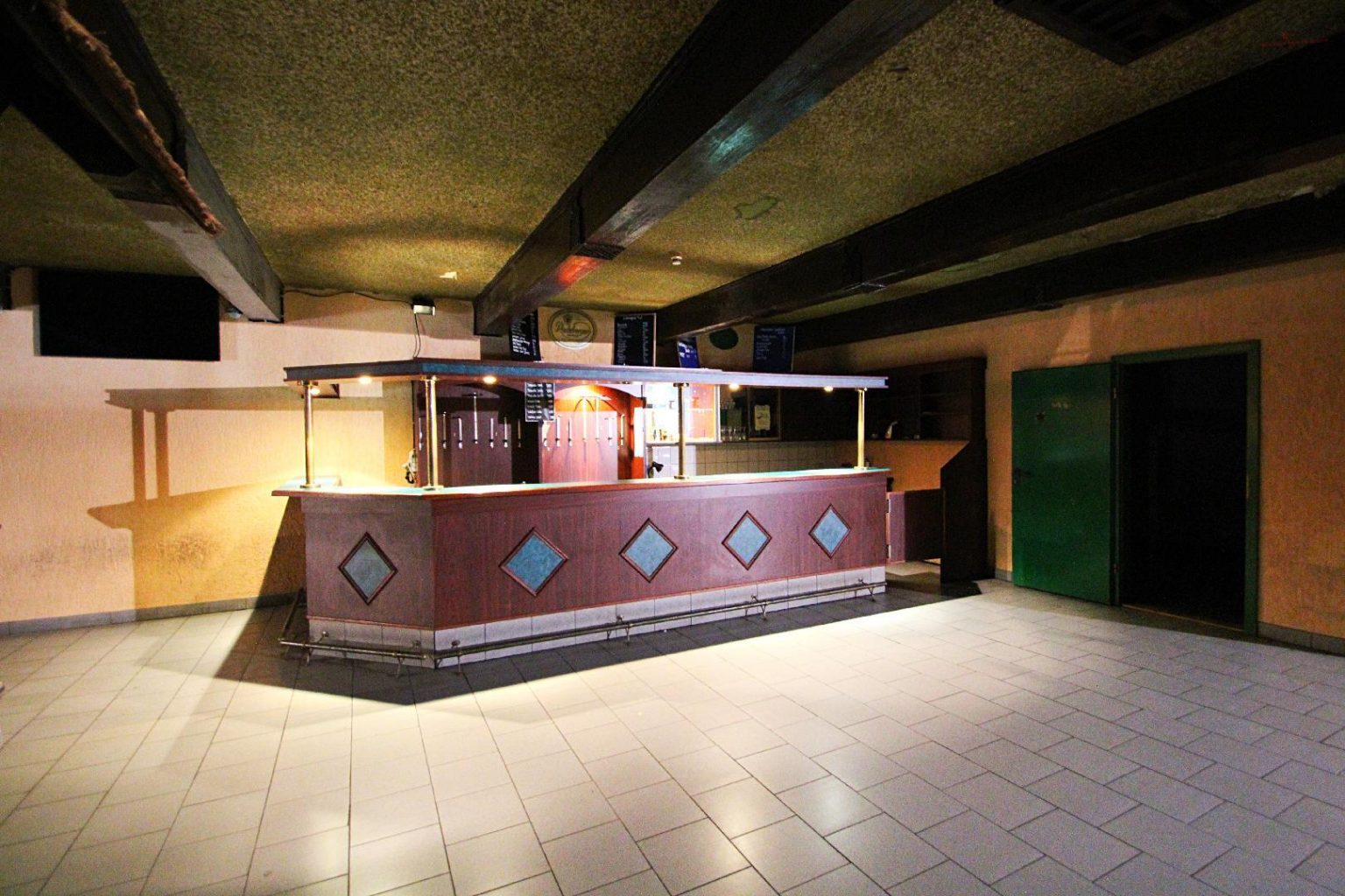 Bar im OG