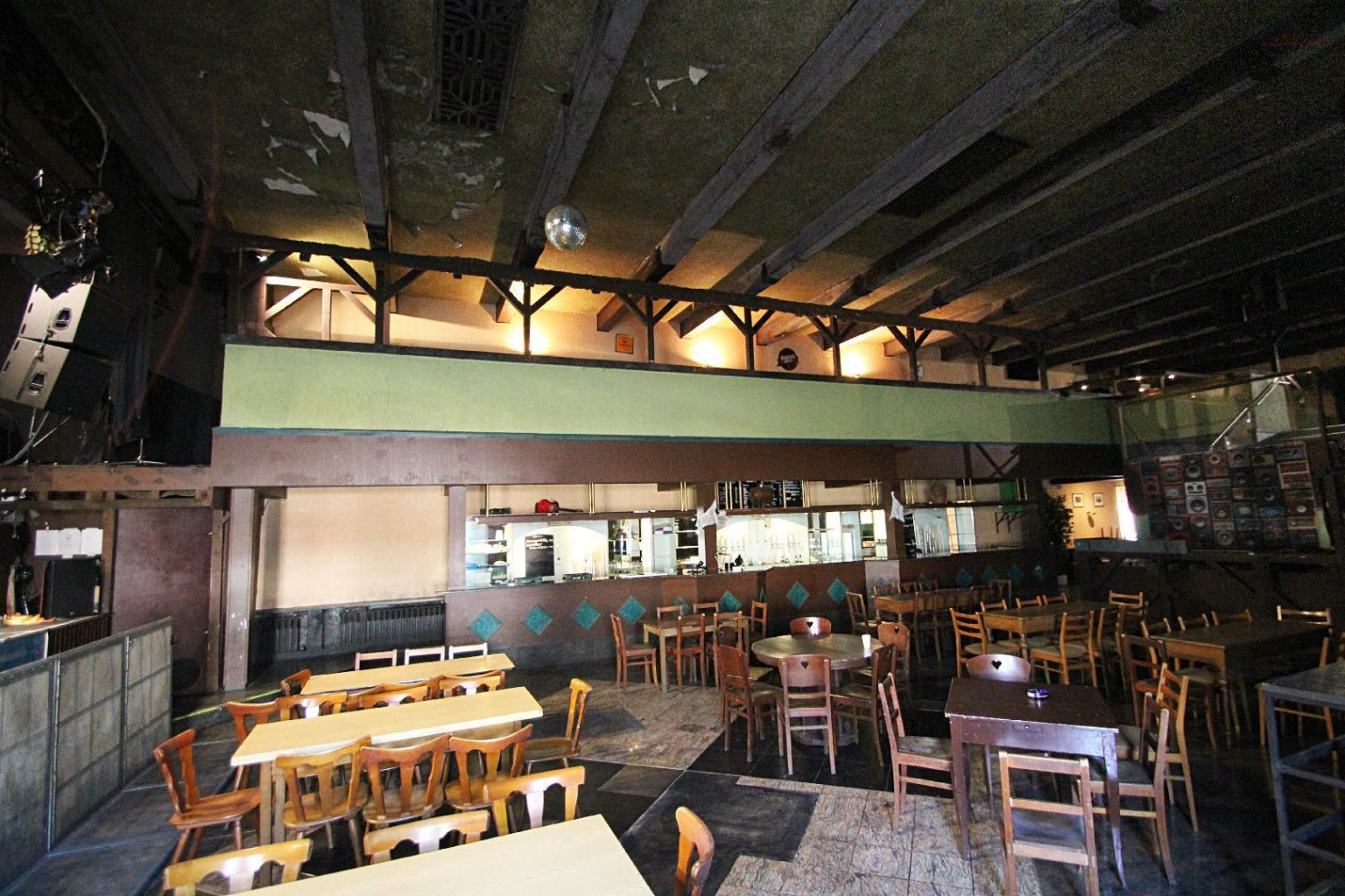 Bar und Galerie