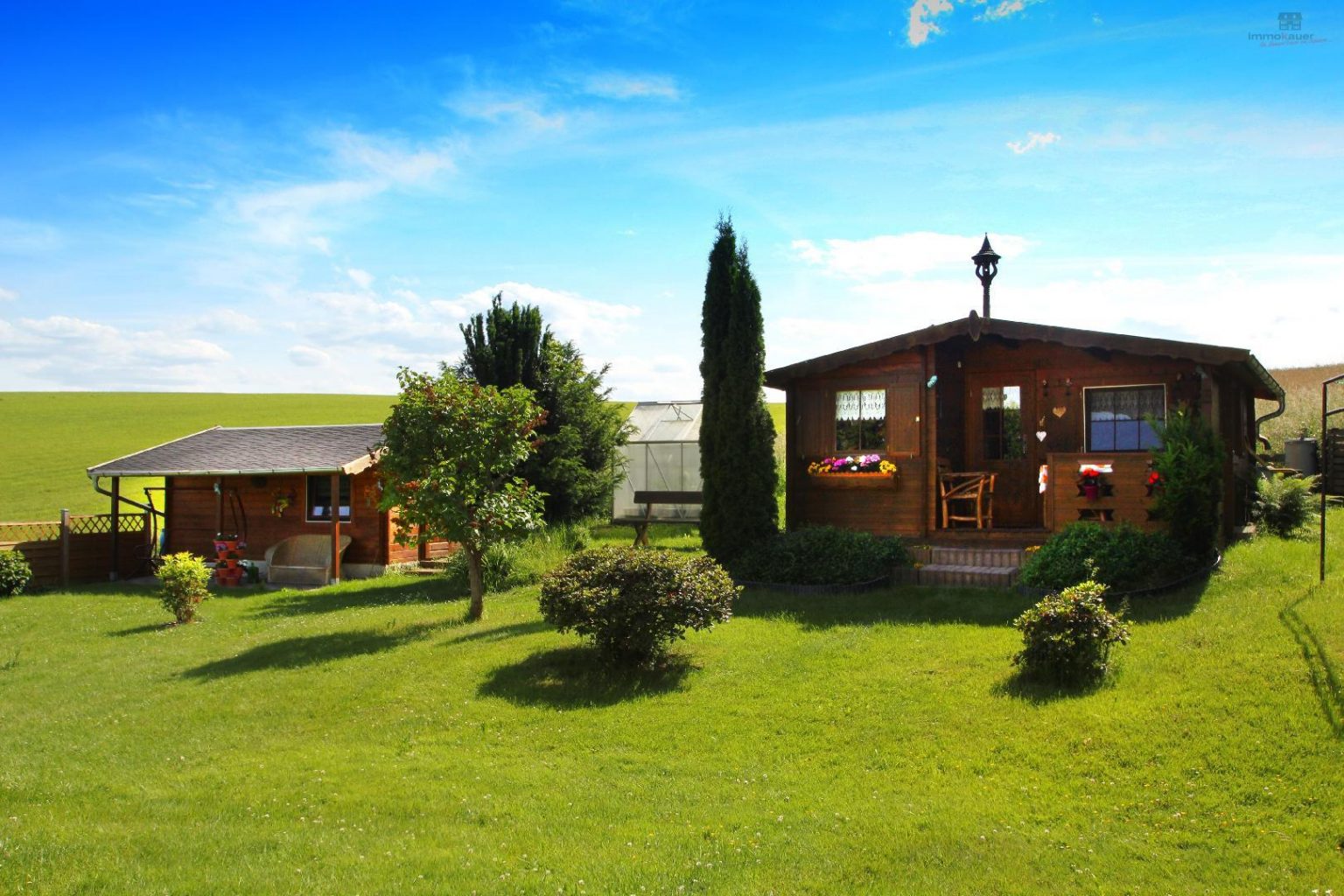 Garten mit 2x Bungalow