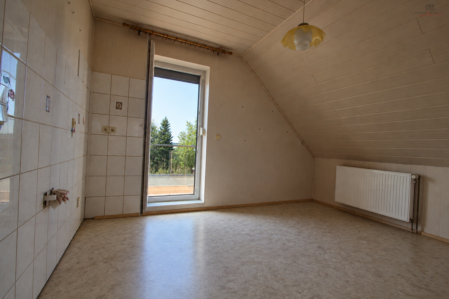 Küche im DG mit Balkon